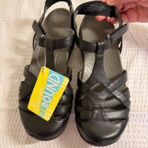 Baretraps Women 9M Black Sporty Comfortable Rebound Closed Toe Fayda Sandal NWT